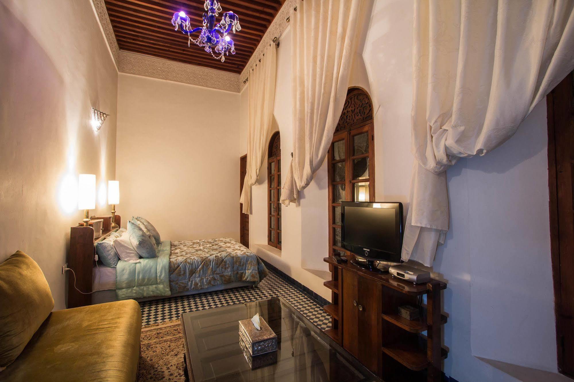 Riad Noujoum Medina Fes Luaran gambar